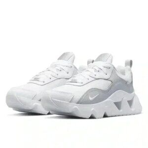 Nike RYZ 365 II White Metallic Platinum Sneakers Shoes Women’s Size 10